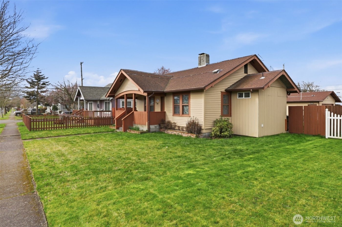 607 21st ave , Longview, WA 98632