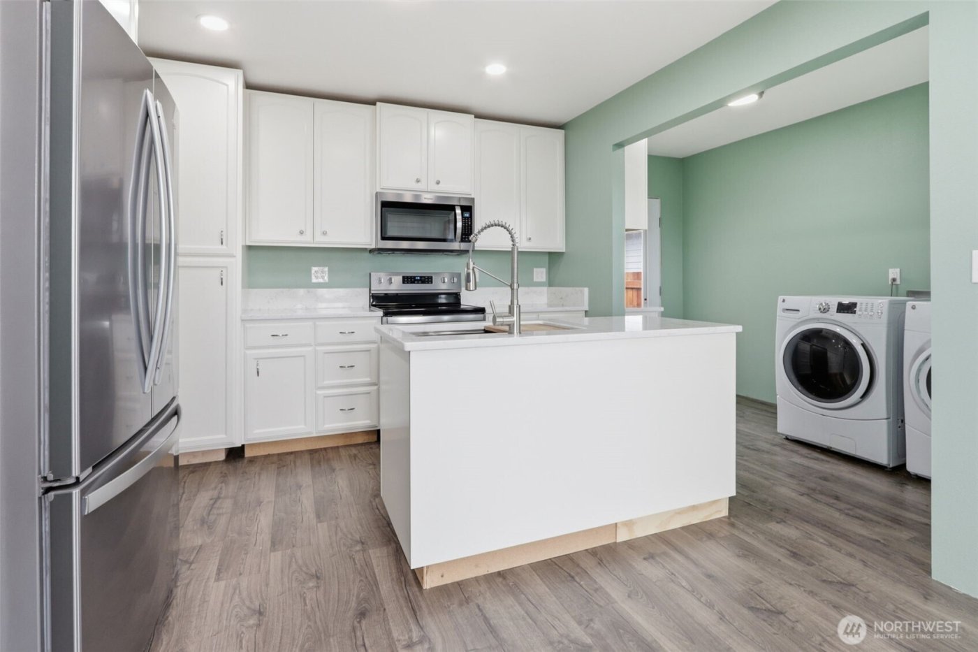 607 21st ave , Longview, WA 98632