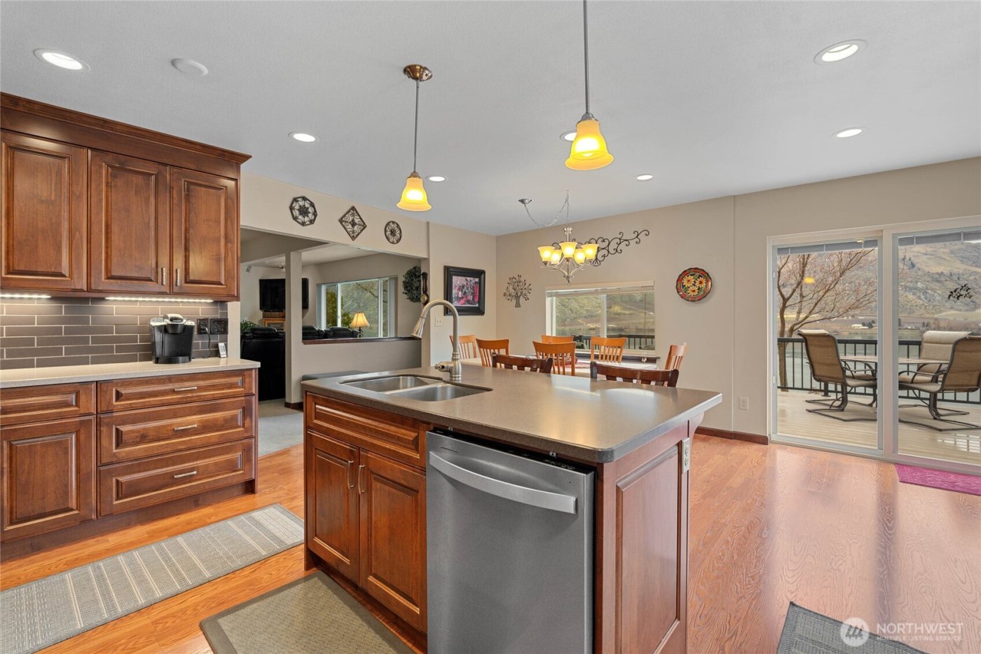 2548 Entiat Way , Entiat, WA 98822