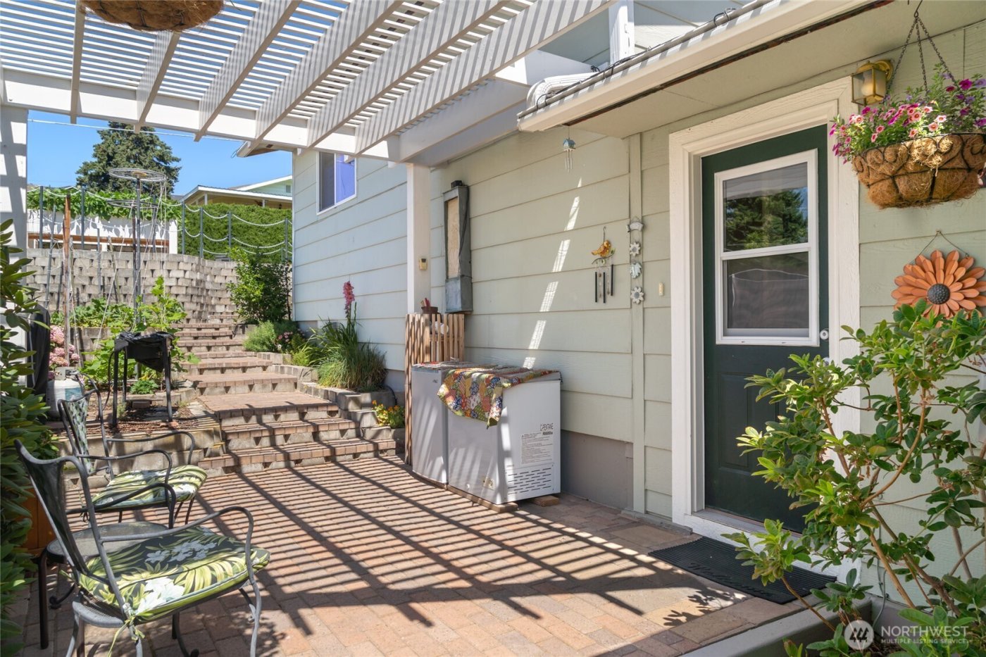 2548 Entiat Way , Entiat, WA 98822