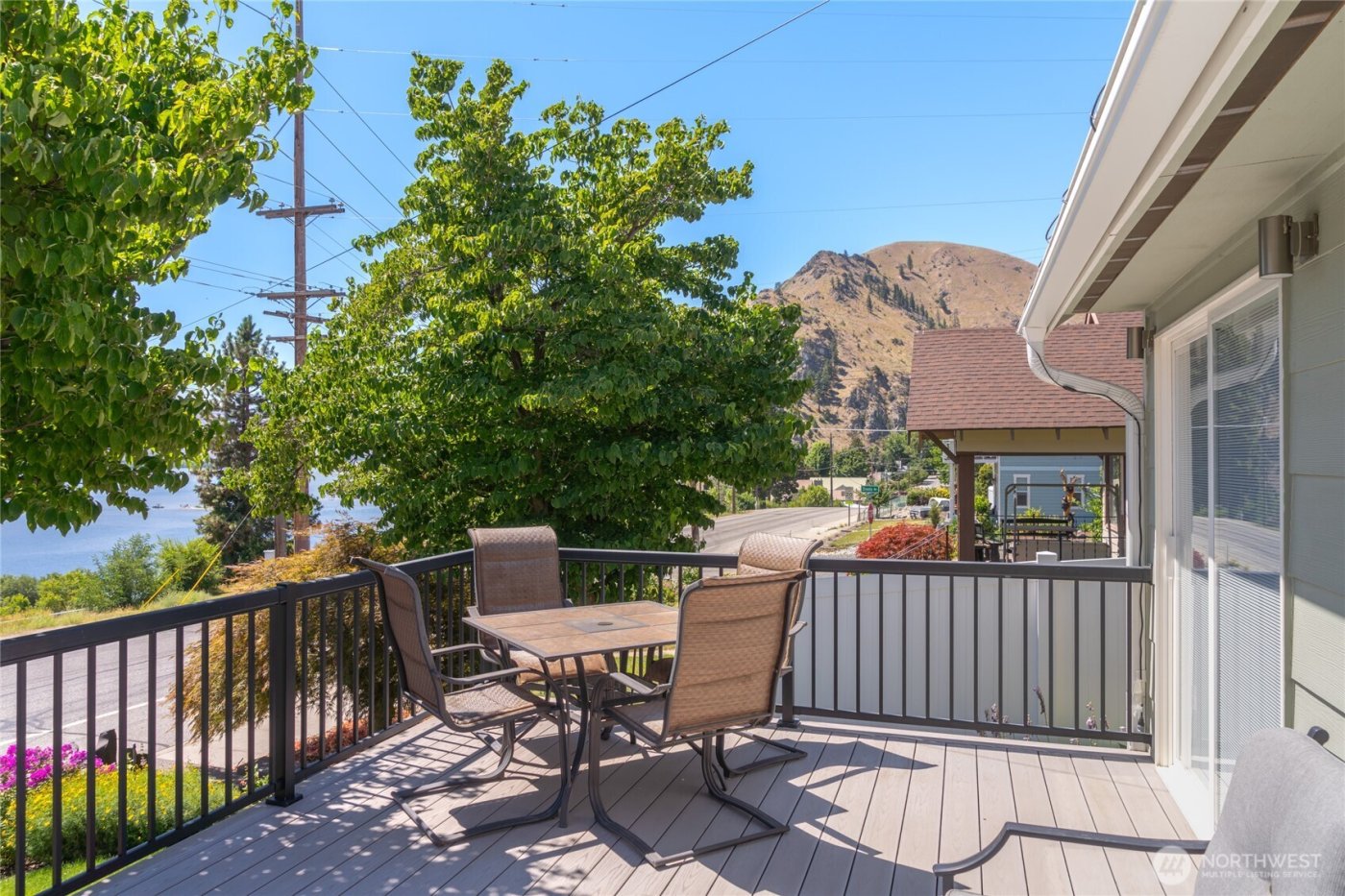 2548 Entiat Way , Entiat, WA 98822