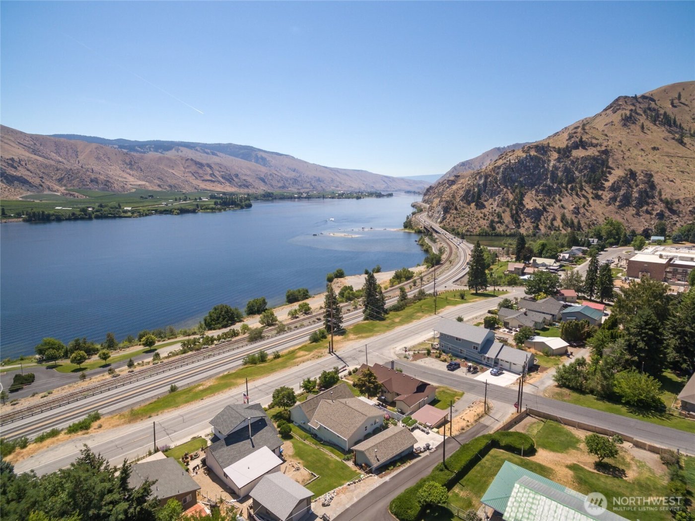 2548 Entiat Way , Entiat, WA 98822