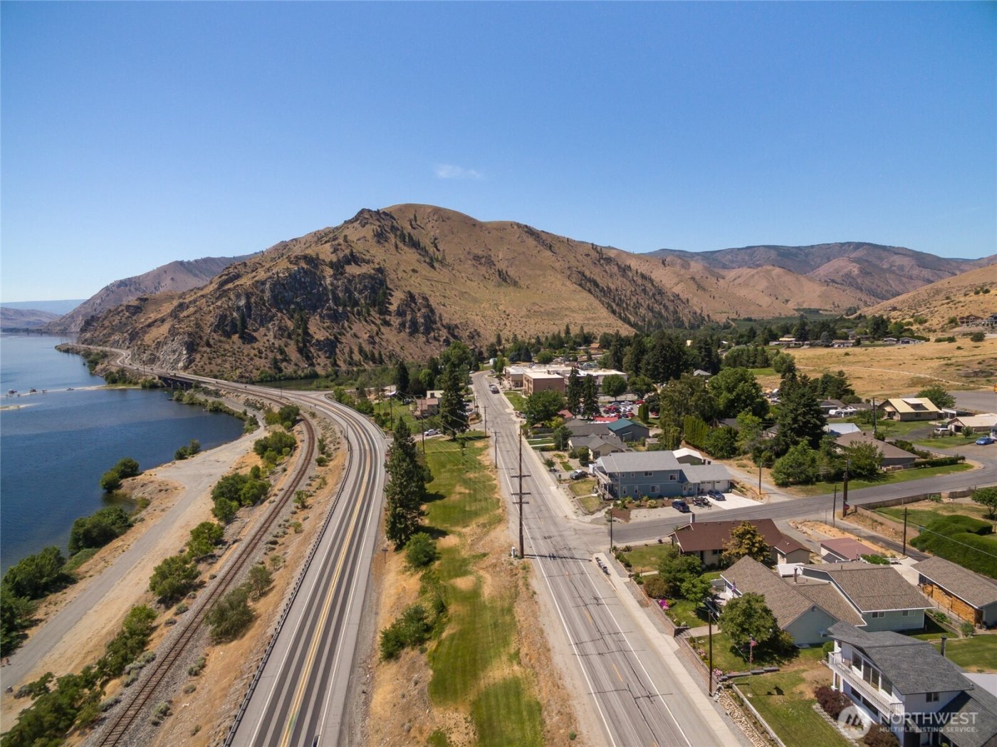 2548 Entiat Way , Entiat, WA 98822