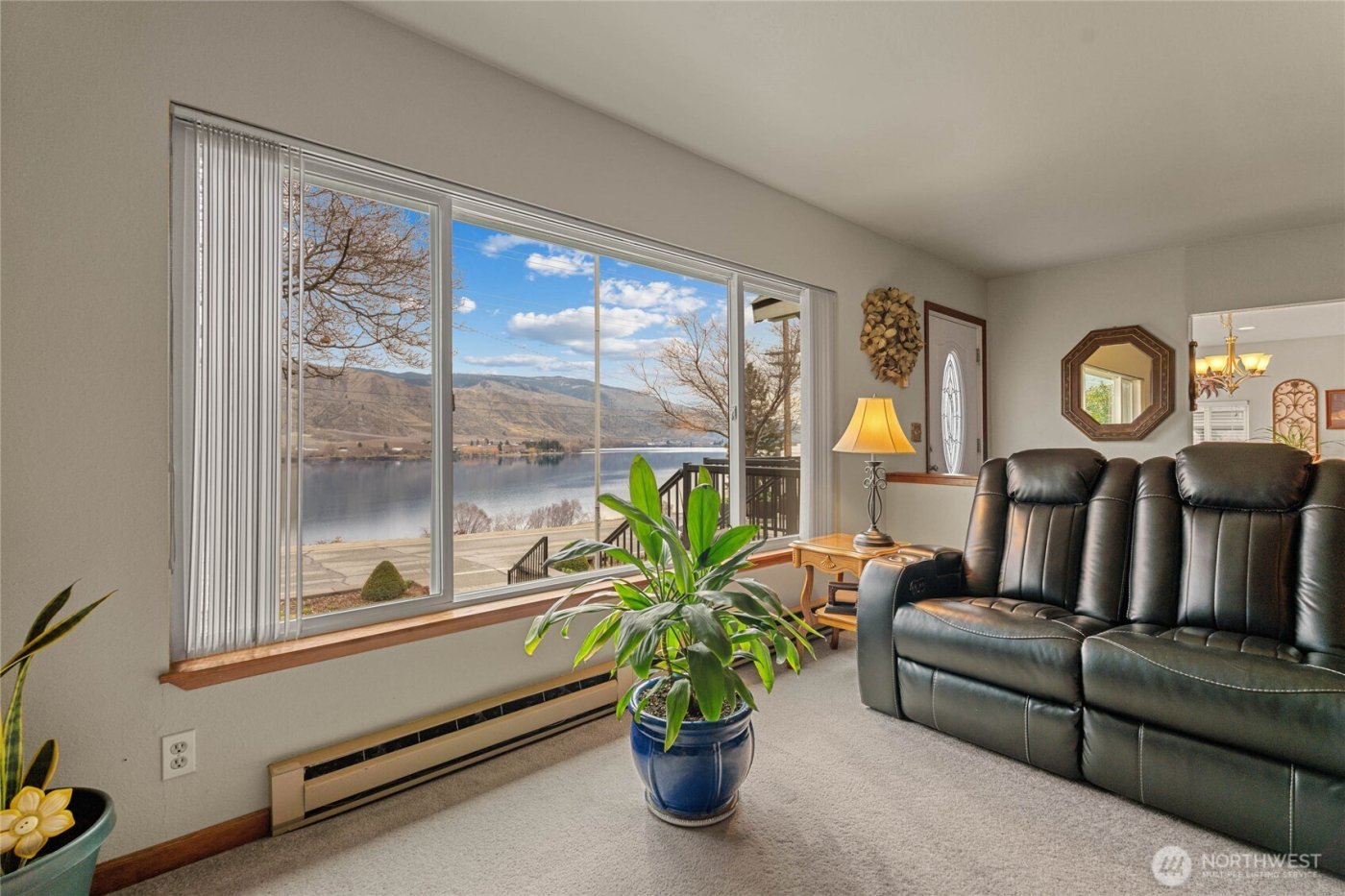 2548 Entiat Way , Entiat, WA 98822