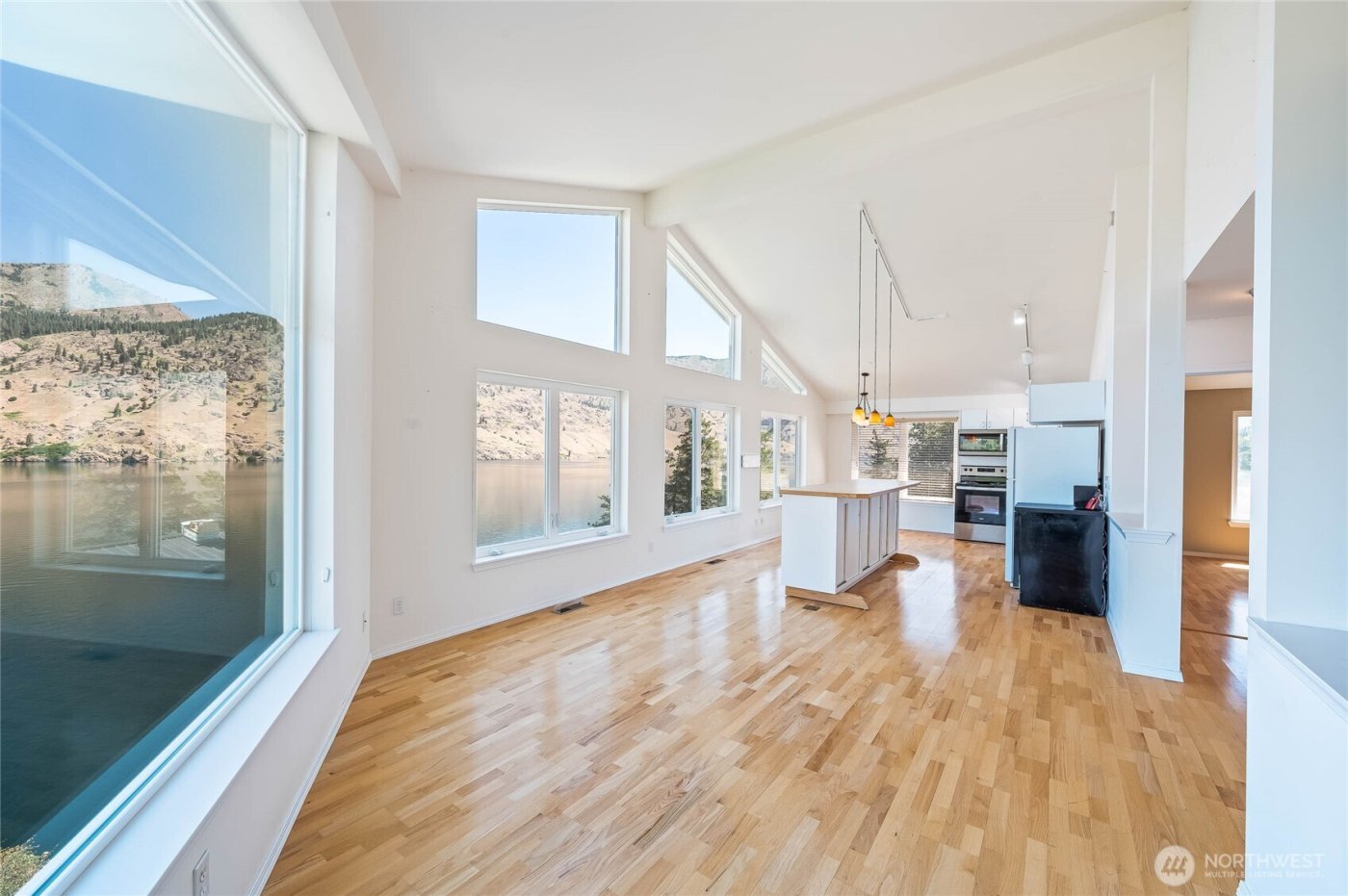 20000 S Lakeshore Road , Chelan, WA 98816-9261