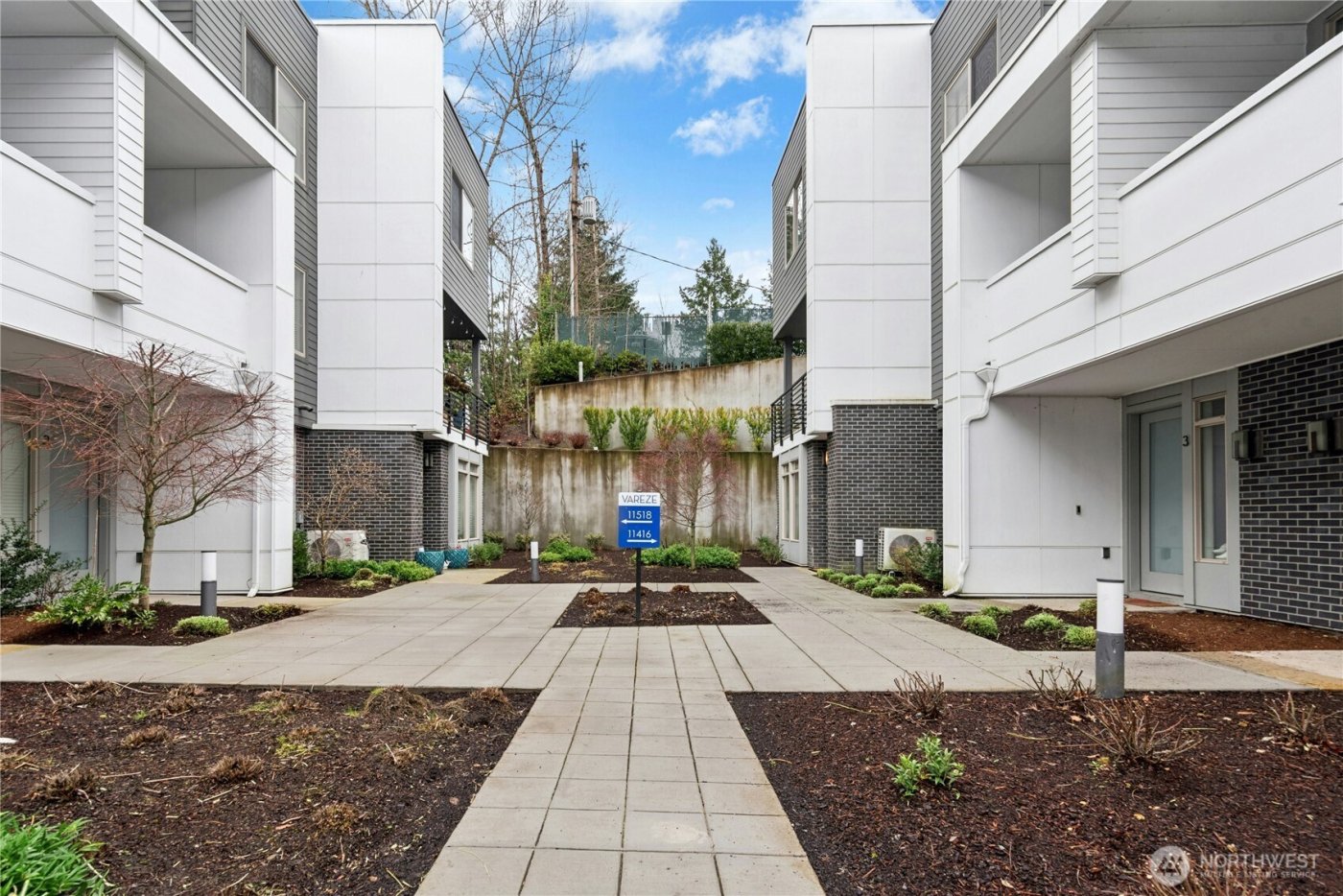 11416 117th Lane NE #E004, Kirkland, WA 98034