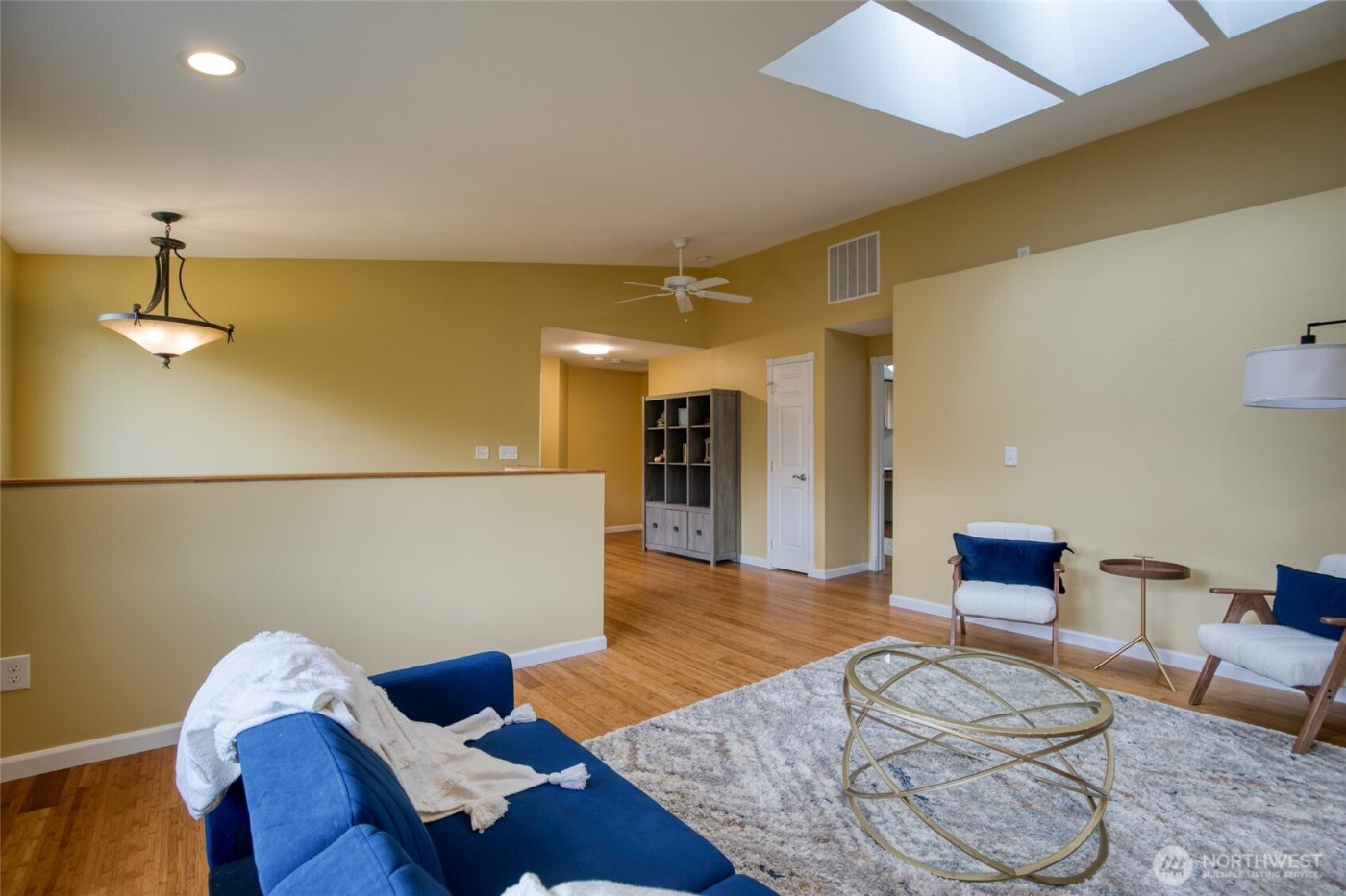 828 Ocean Avenue , Cosmopolis, WA 98595