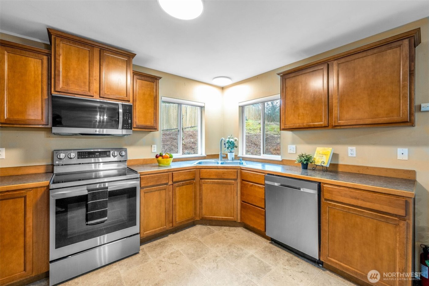 521 NE Matthew Drive , Belfair, WA 98528