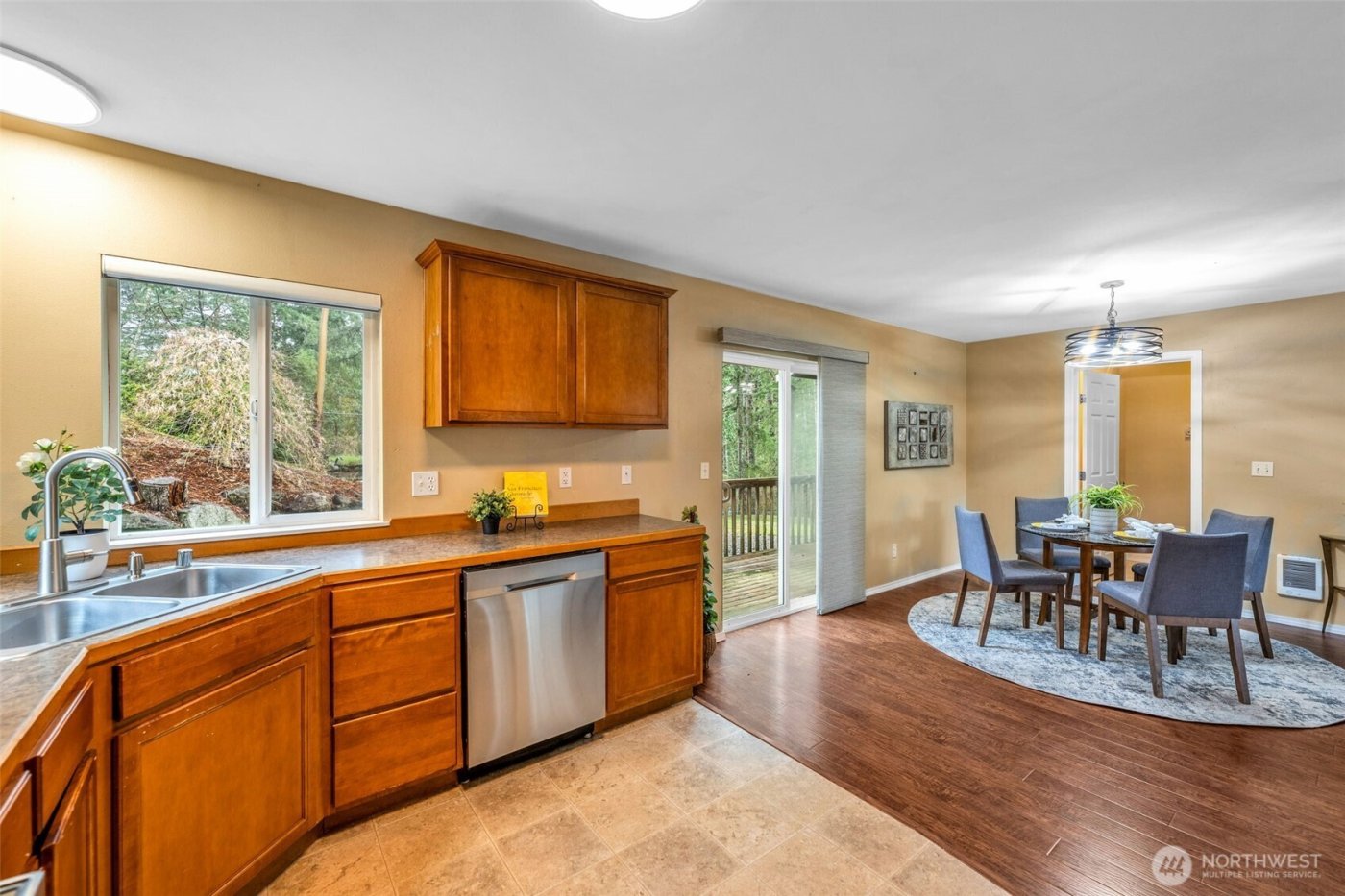 521 NE Matthew Drive , Belfair, WA 98528