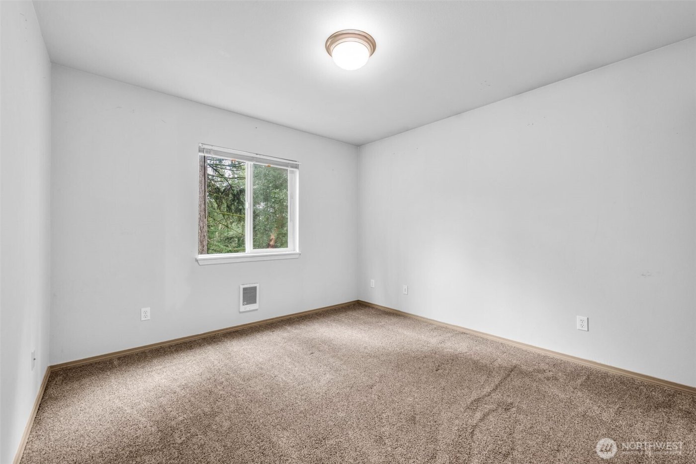 521 NE Matthew Drive , Belfair, WA 98528