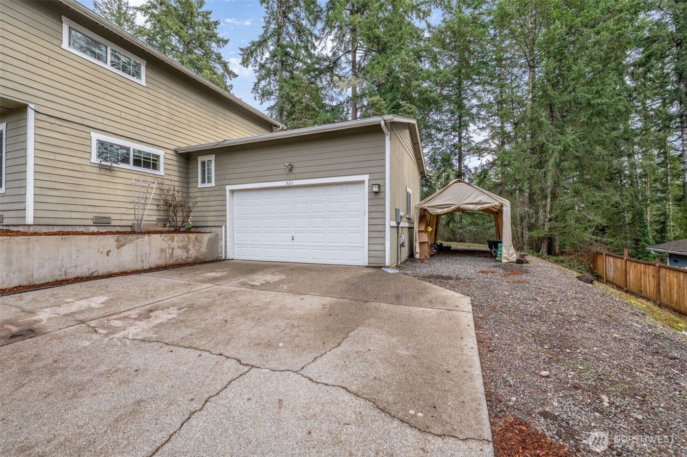 521 NE Matthew Drive , Belfair, WA 98528