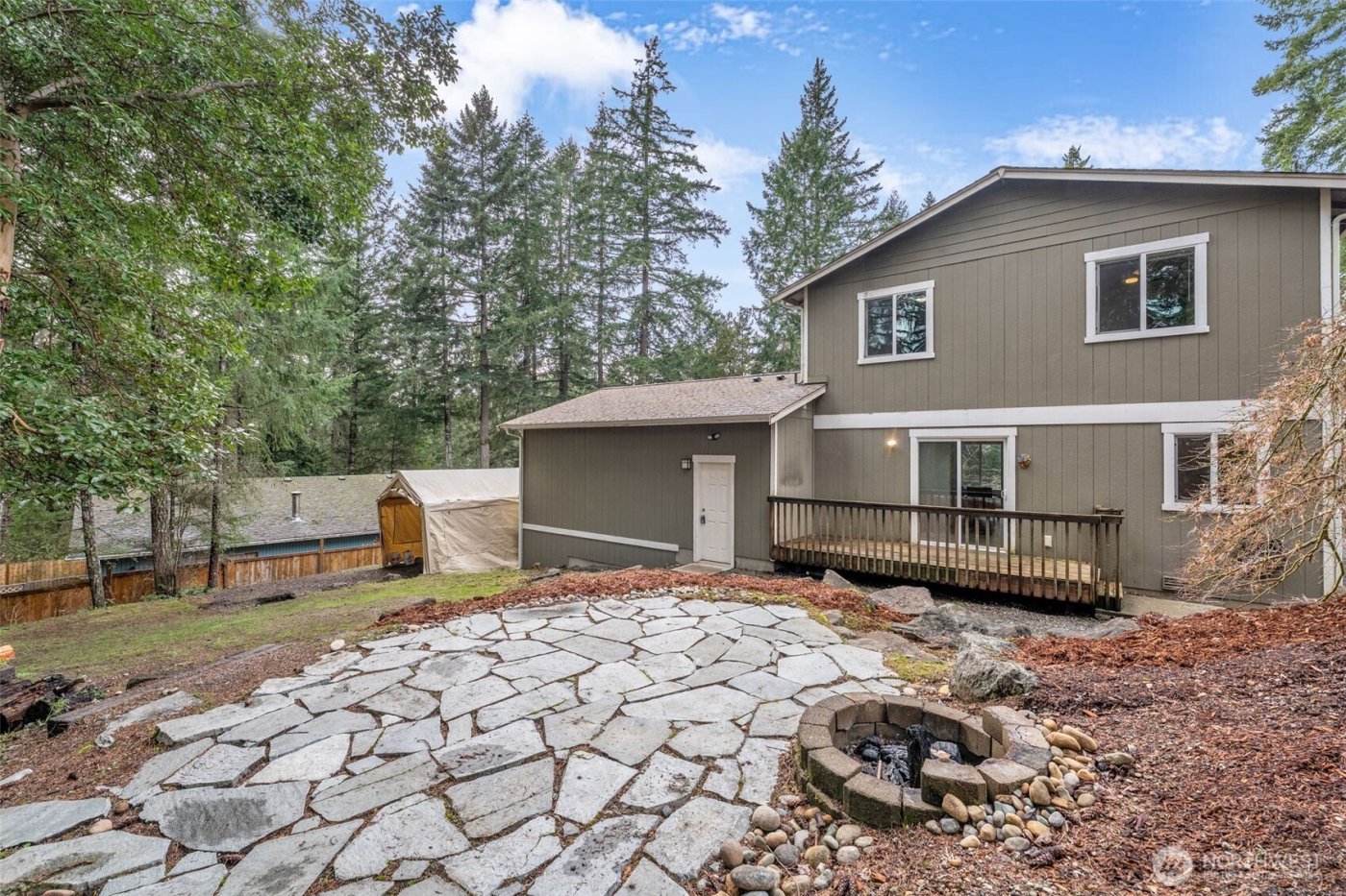 521 NE Matthew Drive , Belfair, WA 98528