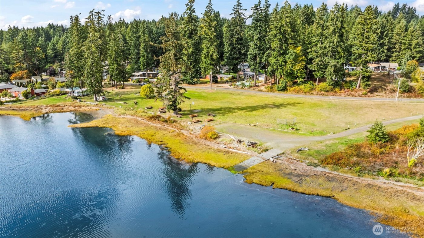 521 NE Matthew Drive , Belfair, WA 98528