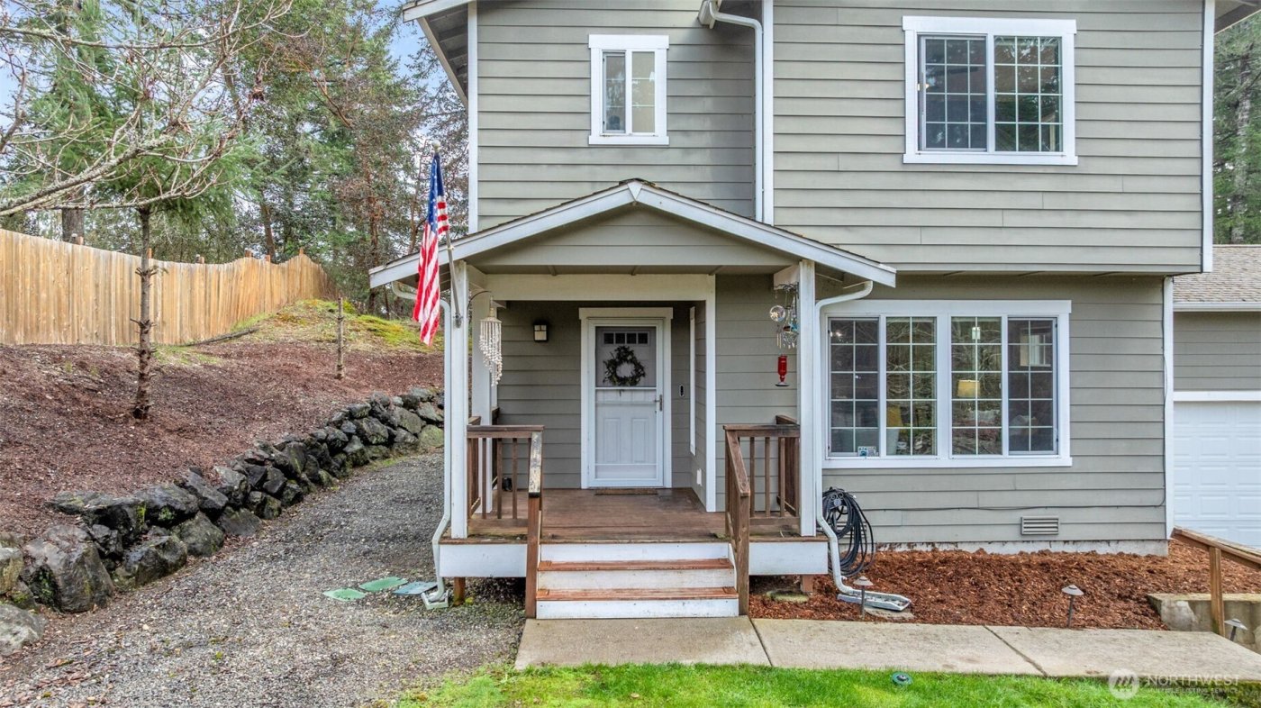 521 NE Matthew Drive , Belfair, WA 98528