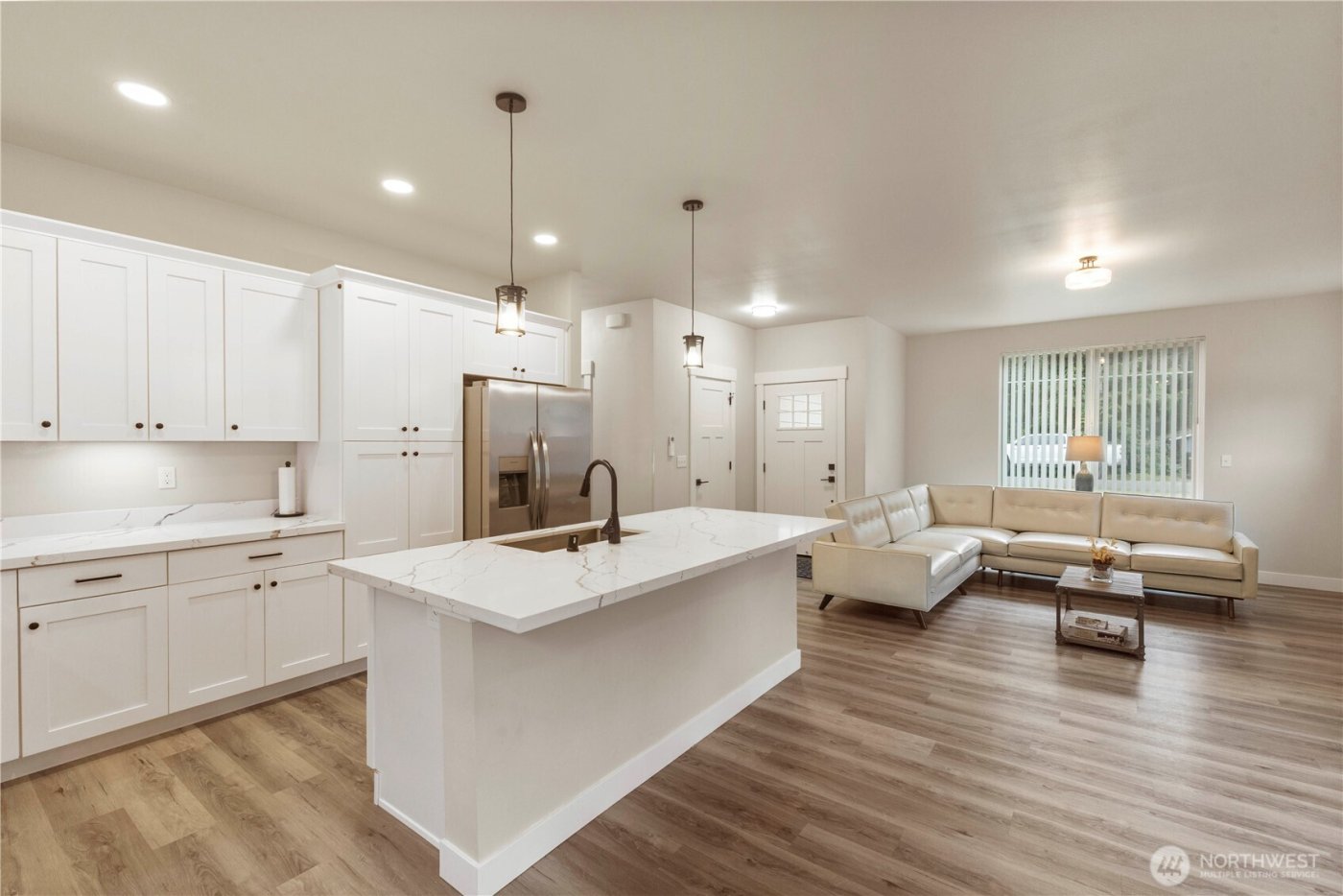 11217 Country Club Place , Anderson Island, WA 98303-8630