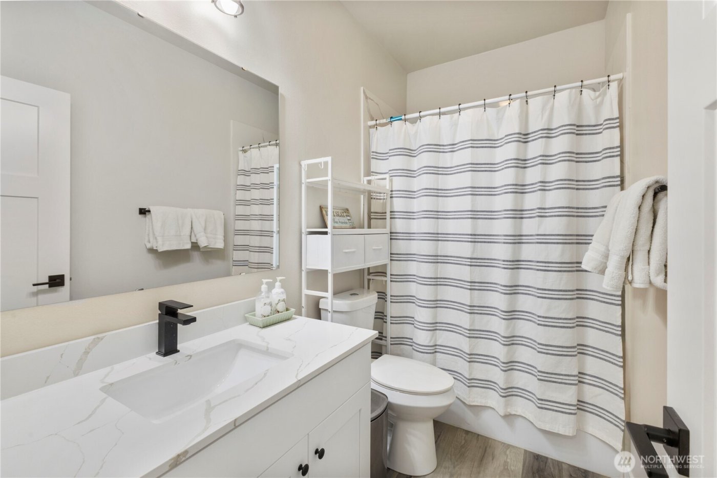 11217 Country Club Place , Anderson Island, WA 98303-8630