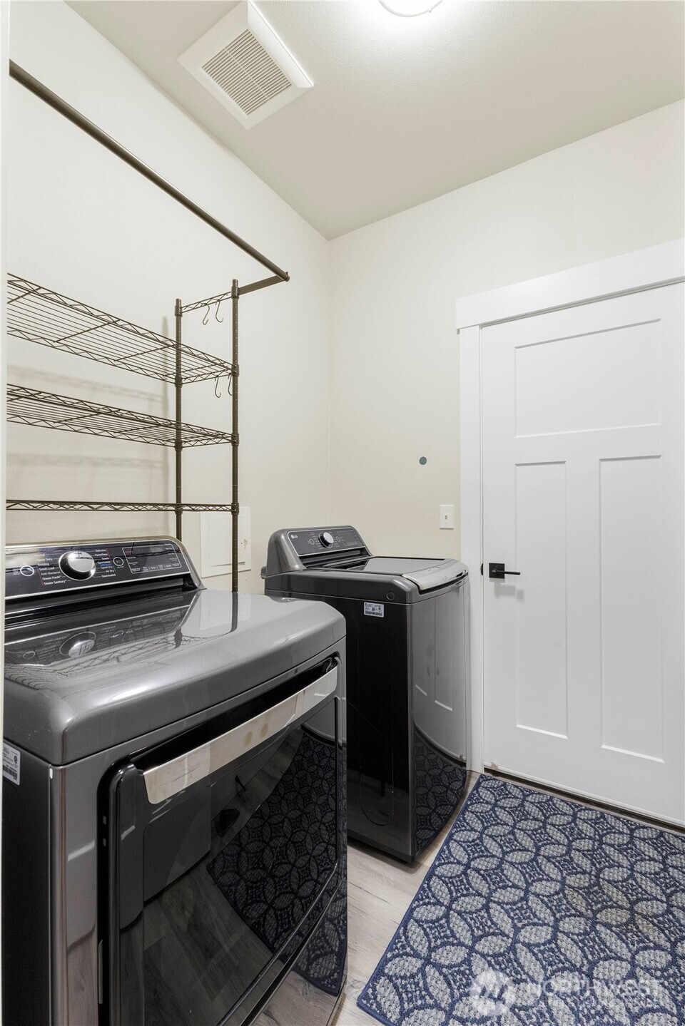 11217 Country Club Place , Anderson Island, WA 98303-8630