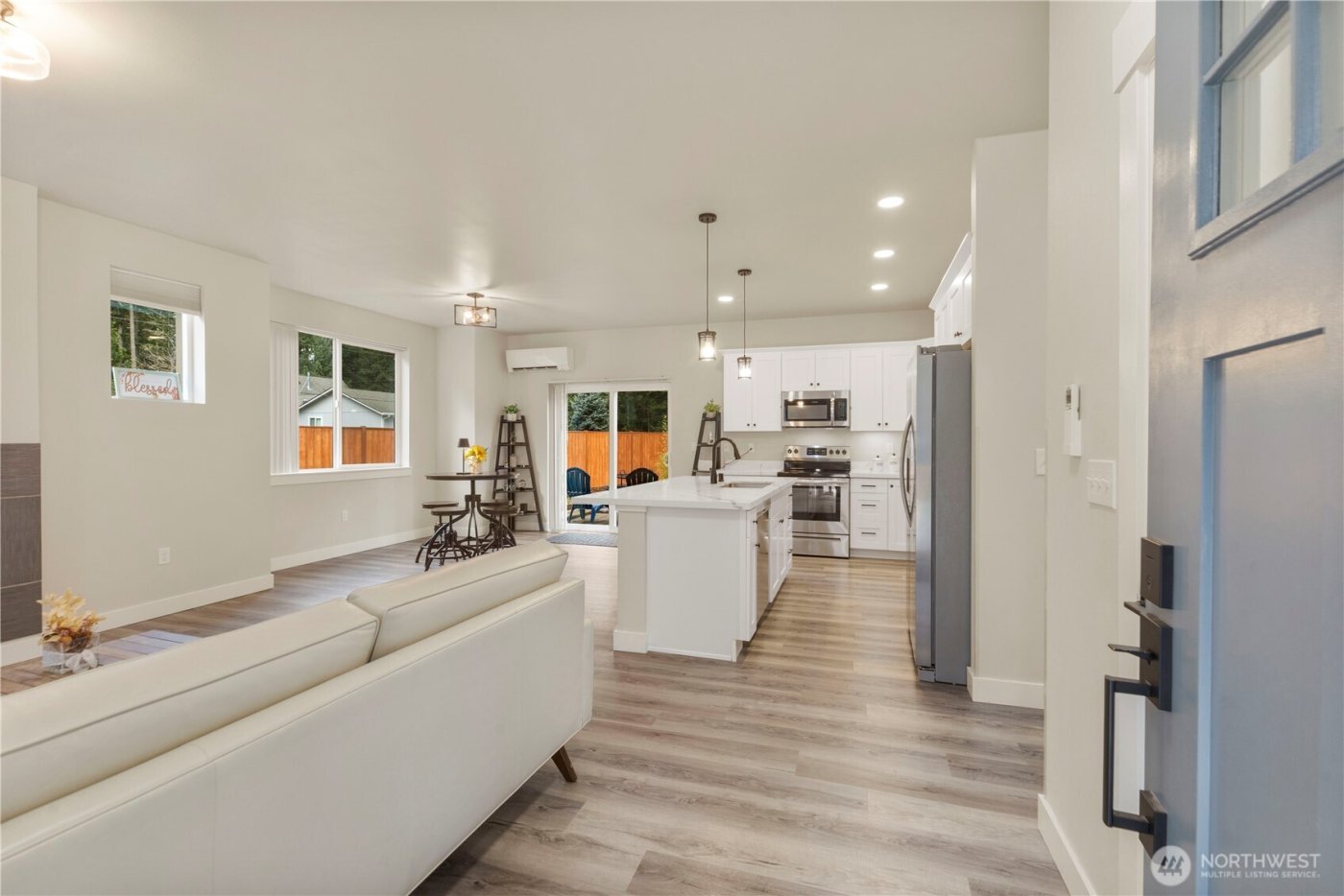 11217 Country Club Place , Anderson Island, WA 98303-8630