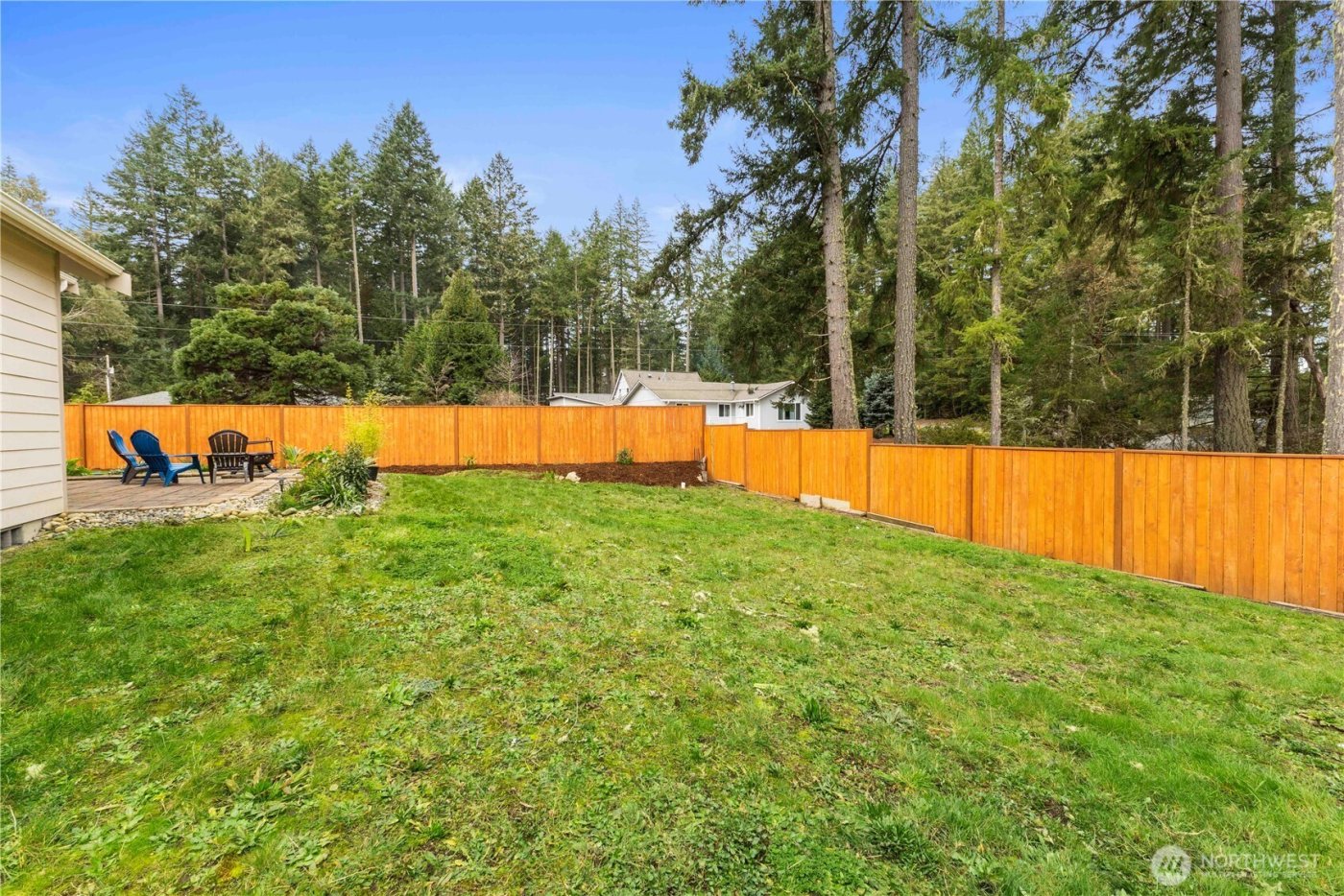 11217 Country Club Place , Anderson Island, WA 98303-8630