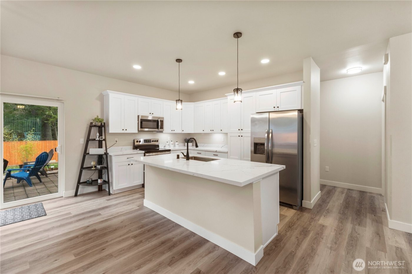 11217 Country Club Place , Anderson Island, WA 98303-8630