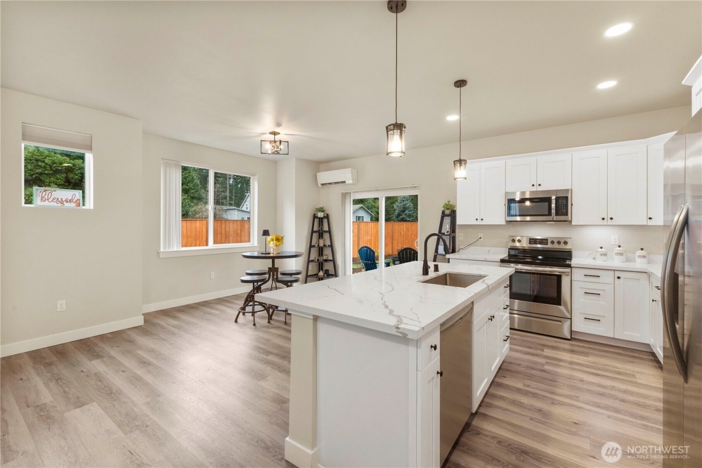 11217 Country Club Place , Anderson Island, WA 98303-8630