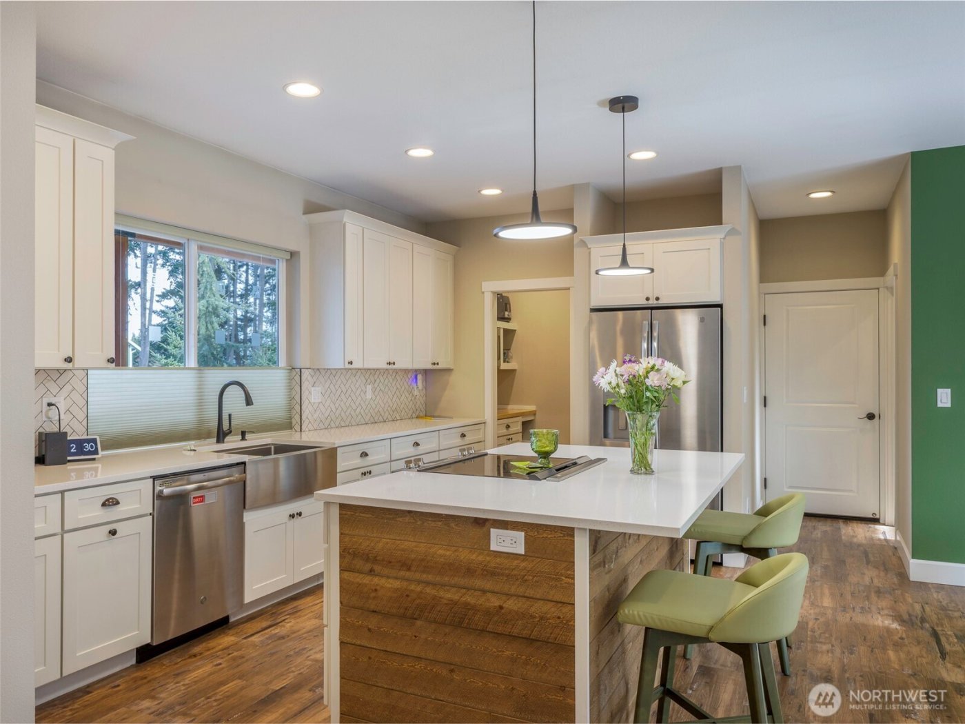 1934 W 8th Street , Port Angeles, WA 98363