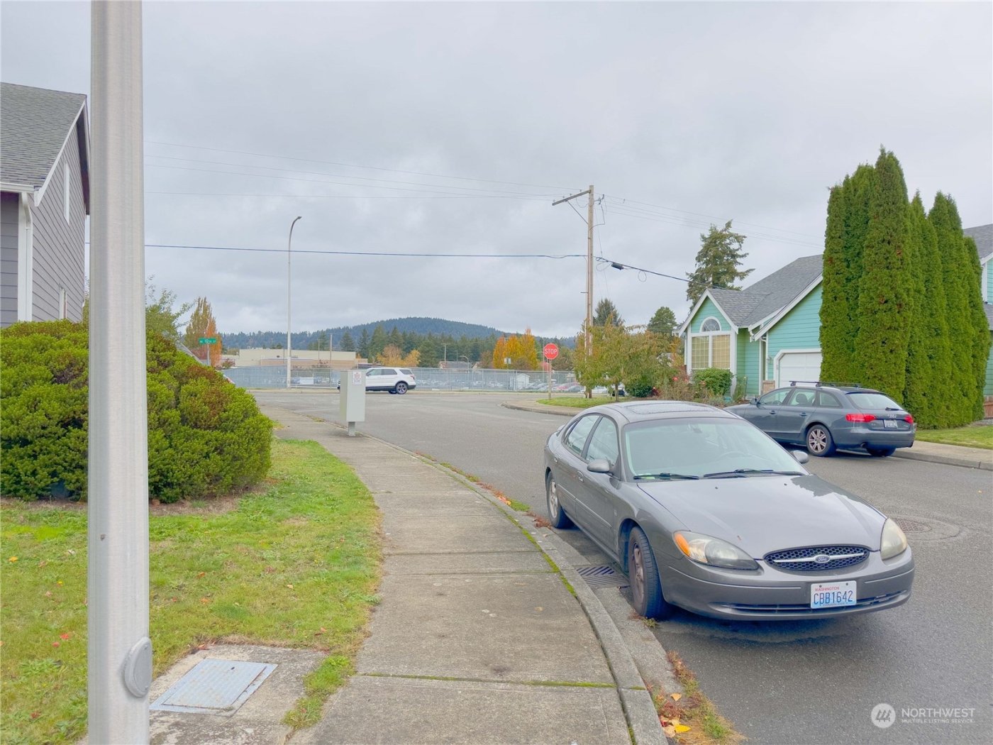 977 Graham Avenue NE, Renton, WA 98059