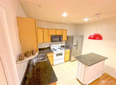 977 Graham Avenue NE, Renton, WA 98059 - Photo 7