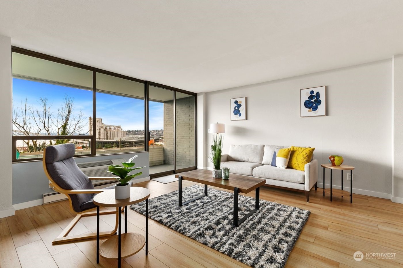 521 5th Avenue W #103, Seattle, WA 98119