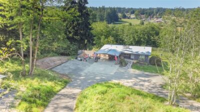 305 NE Waaga Way , Bremerton, WA 98311 - Photo 2