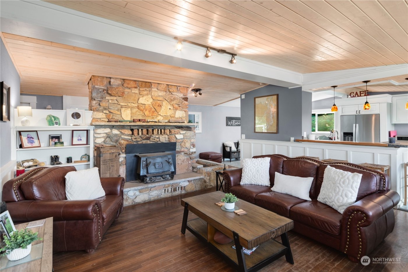 305 NE Waaga Way , Bremerton, WA 98311