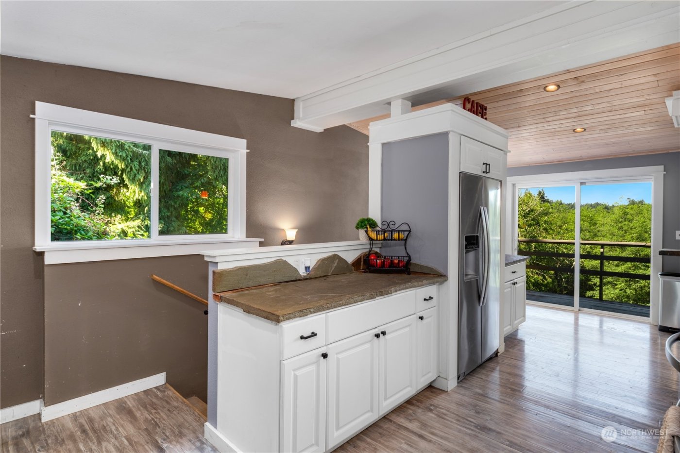 305 NE Waaga Way , Bremerton, WA 98311