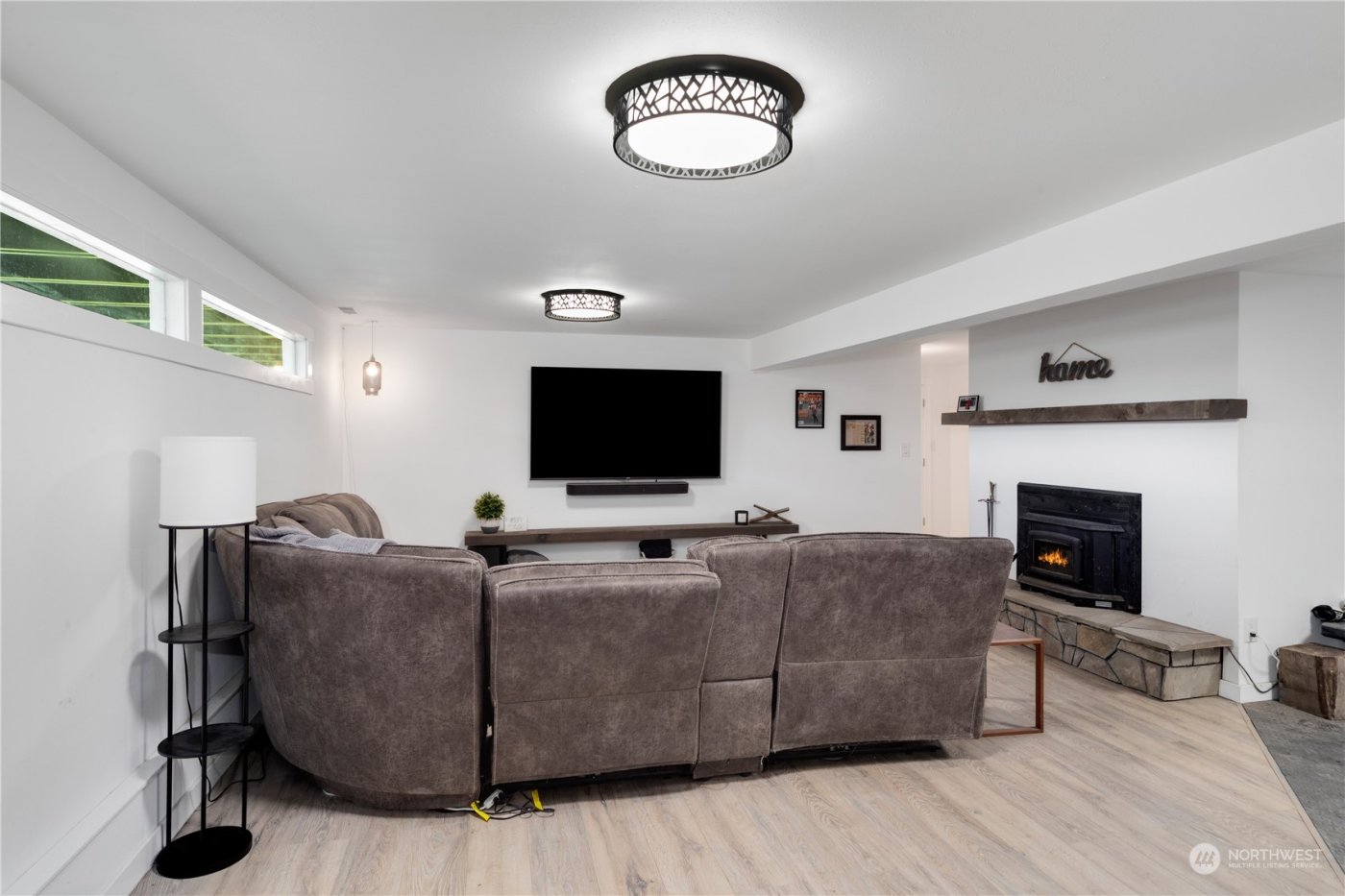 305 NE Waaga Way , Bremerton, WA 98311