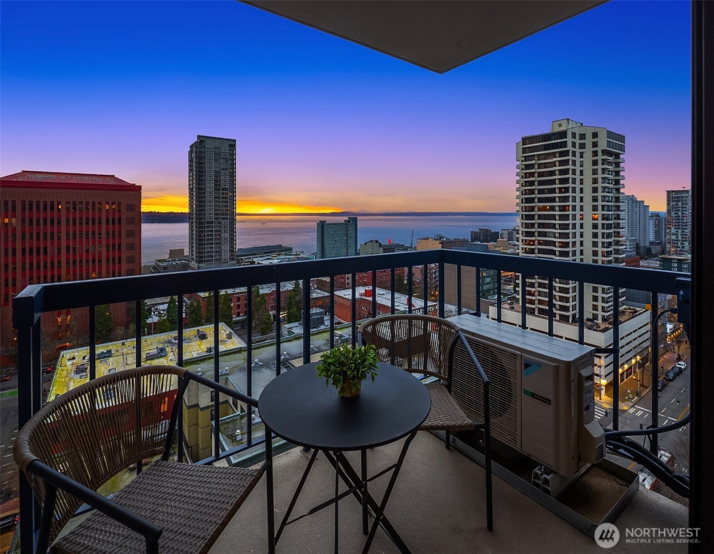 2100 3rd Avenue #1703, Seattle, WA 98121