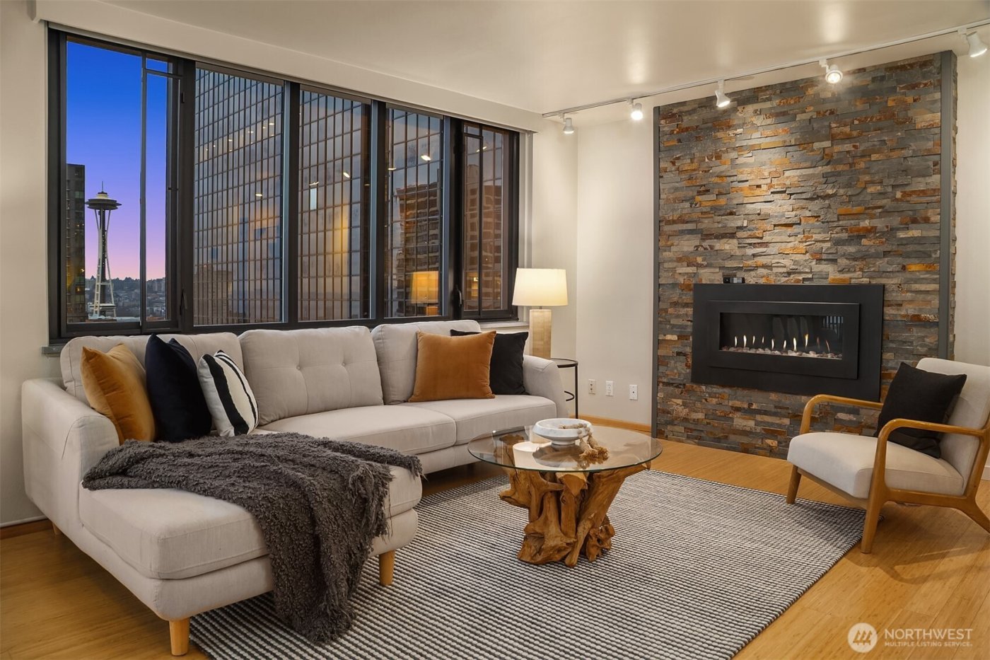 2100 3rd Avenue #1703, Seattle, WA 98121