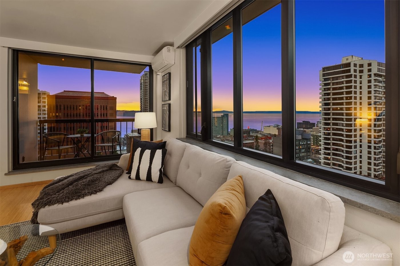 2100 3rd Avenue #1703, Seattle, WA 98121