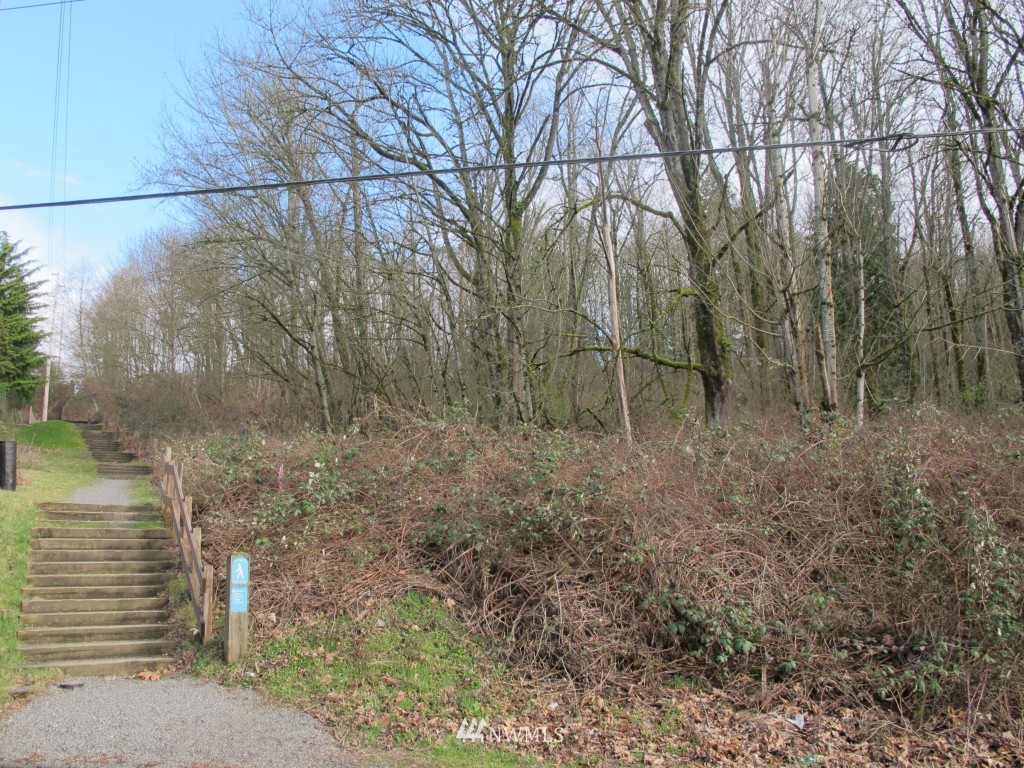 2457 Kamber Road , Bellevue, WA 98007