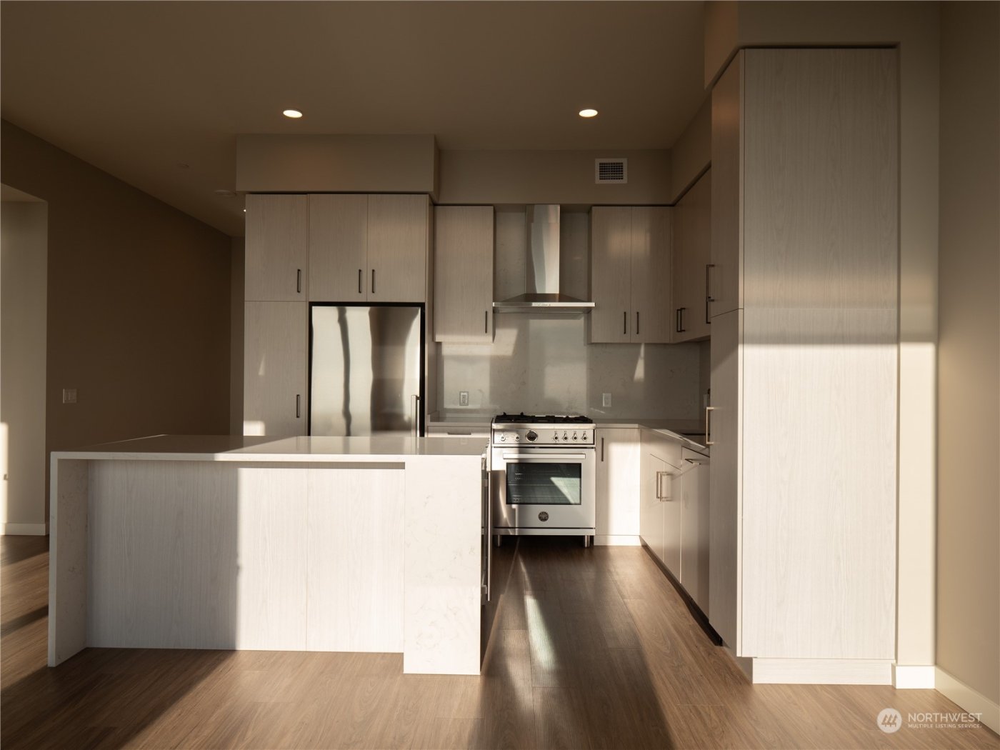 1340 4th Avenue #5707, Seattle, WA 98101