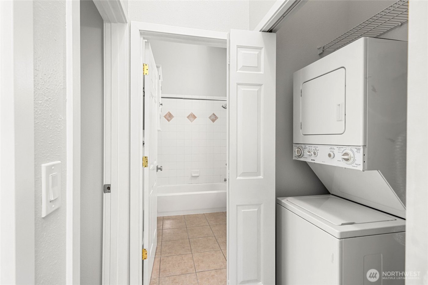 1709 18th Avenue #302, Seattle, WA 98122-7005