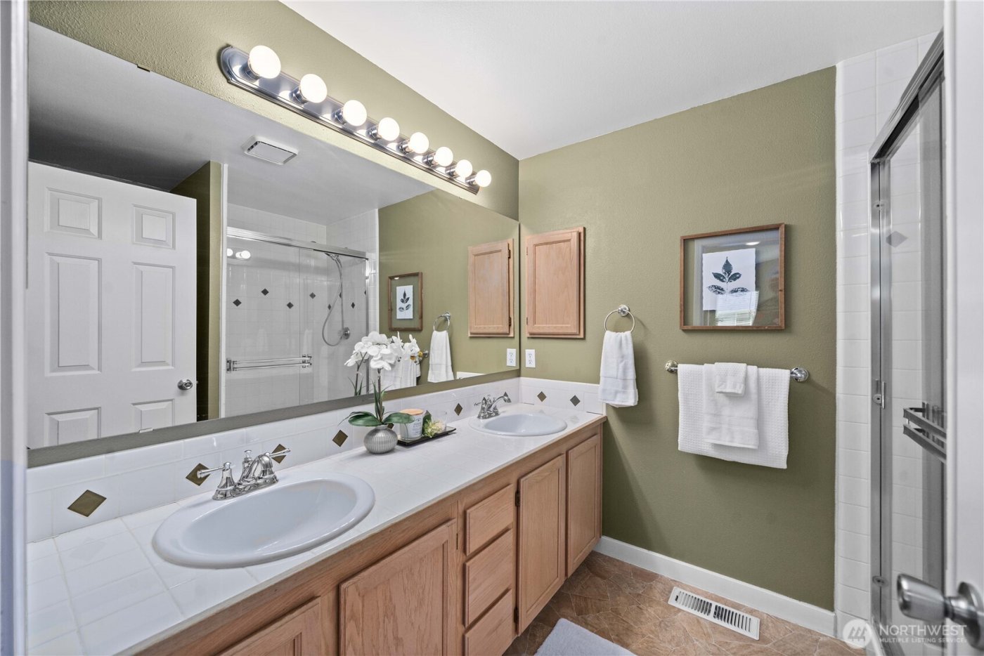 730 112th Street SW #F6, Everett, WA 98204