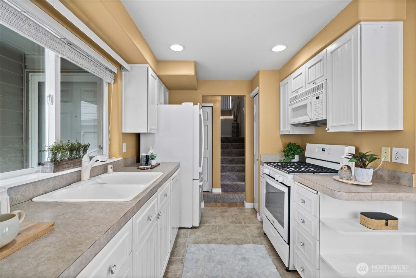 730 112th Street SW #F6, Everett, WA 98204