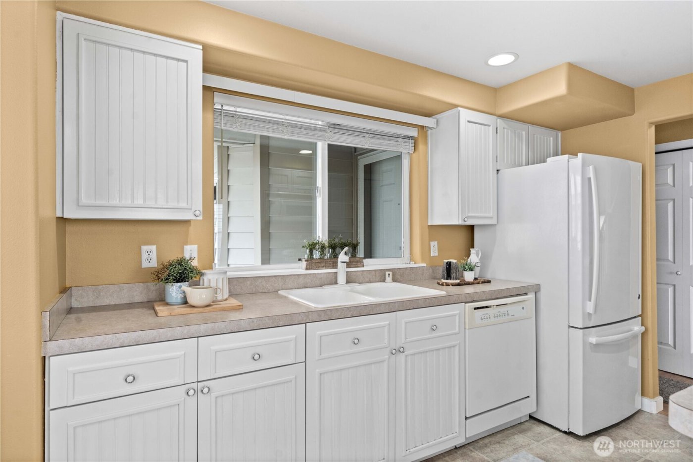 730 112th Street SW #F6, Everett, WA 98204