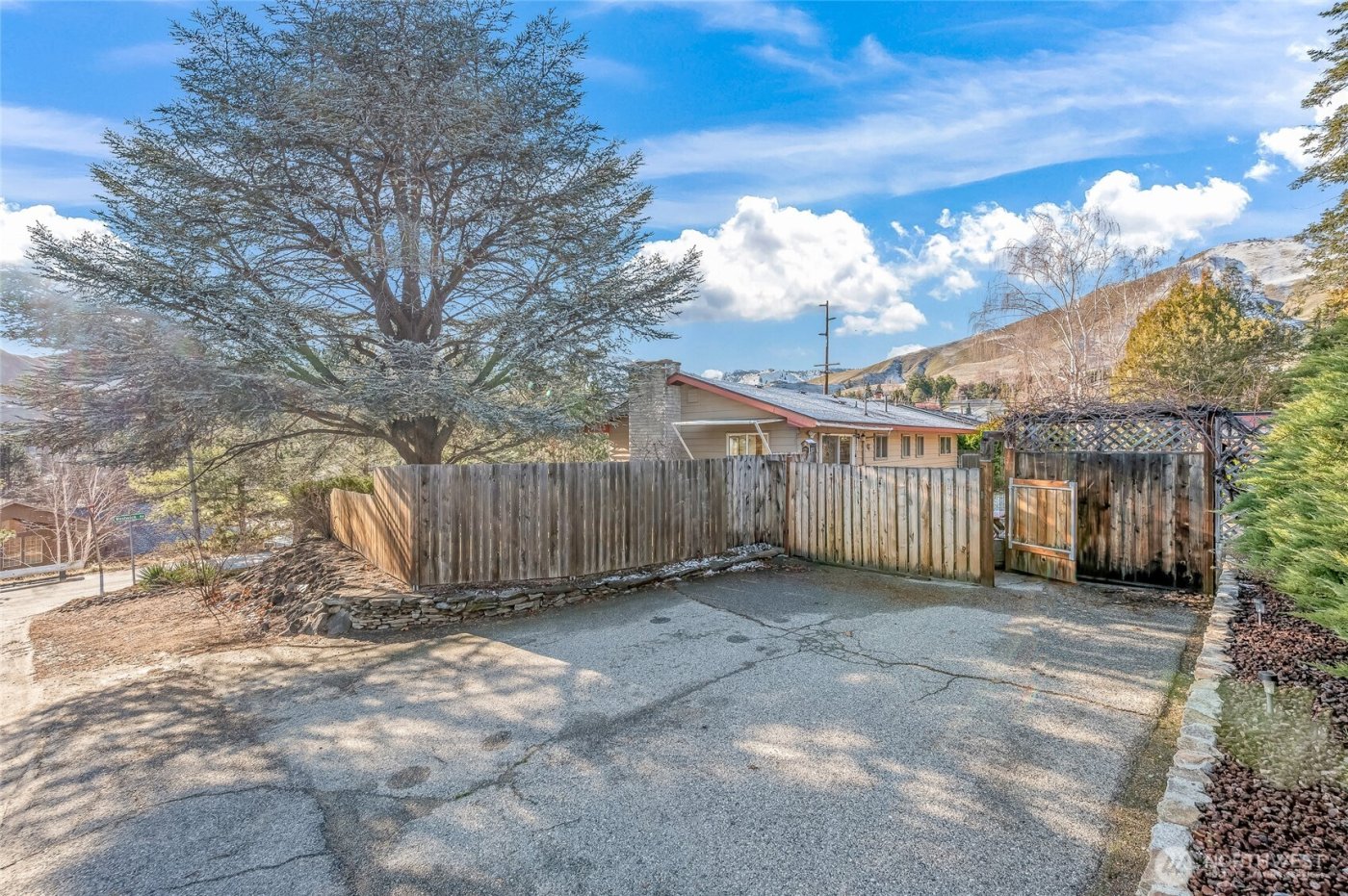 2314 Westwick Road , Wenatchee, WA 98801