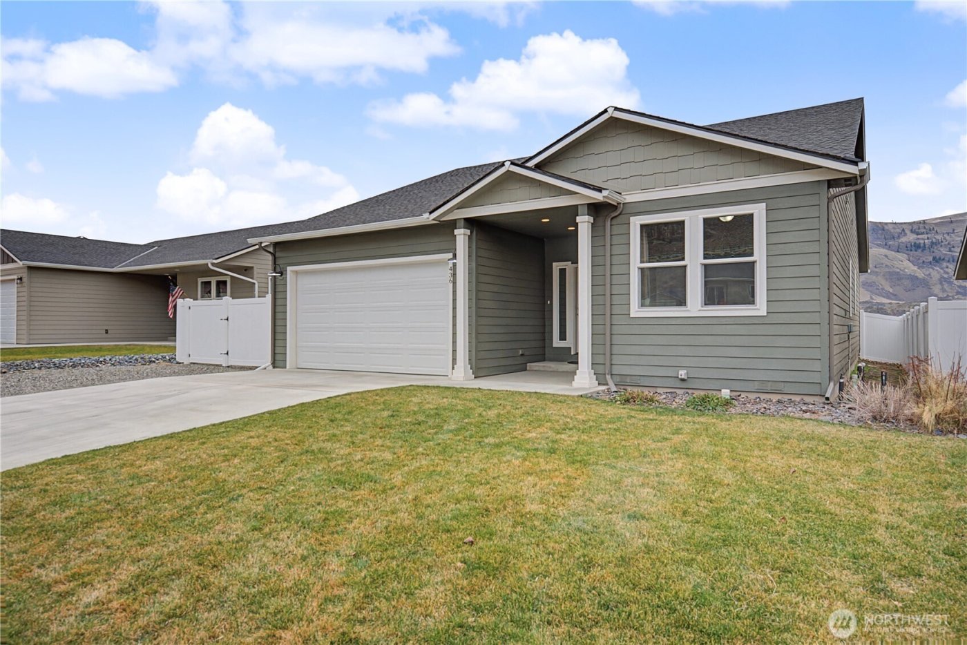 436 Hammond Lane , Rock Island, WA 98850