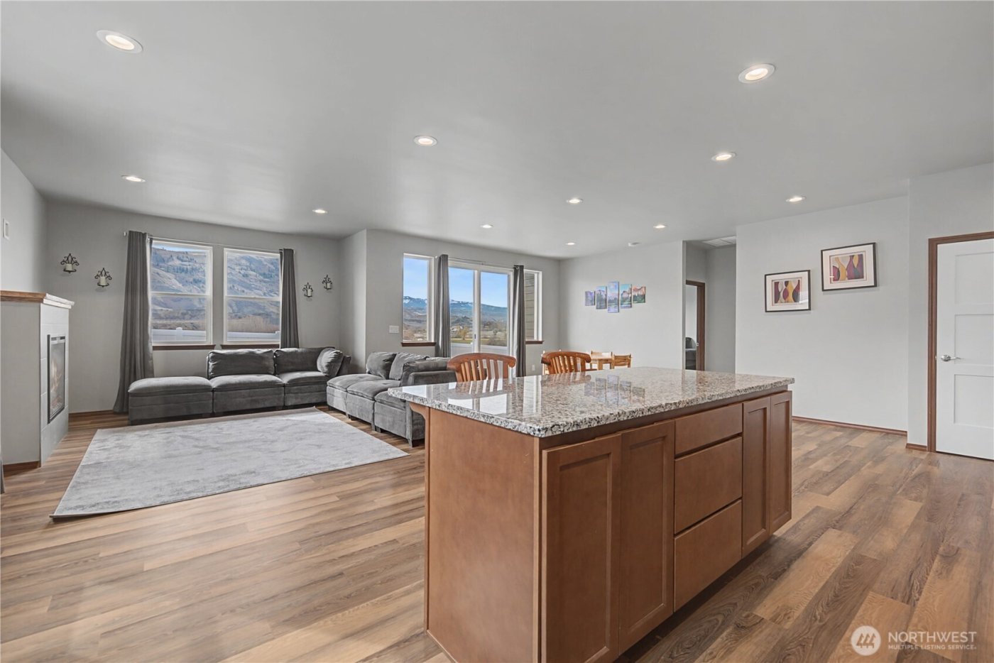 436 Hammond Lane , Rock Island, WA 98850