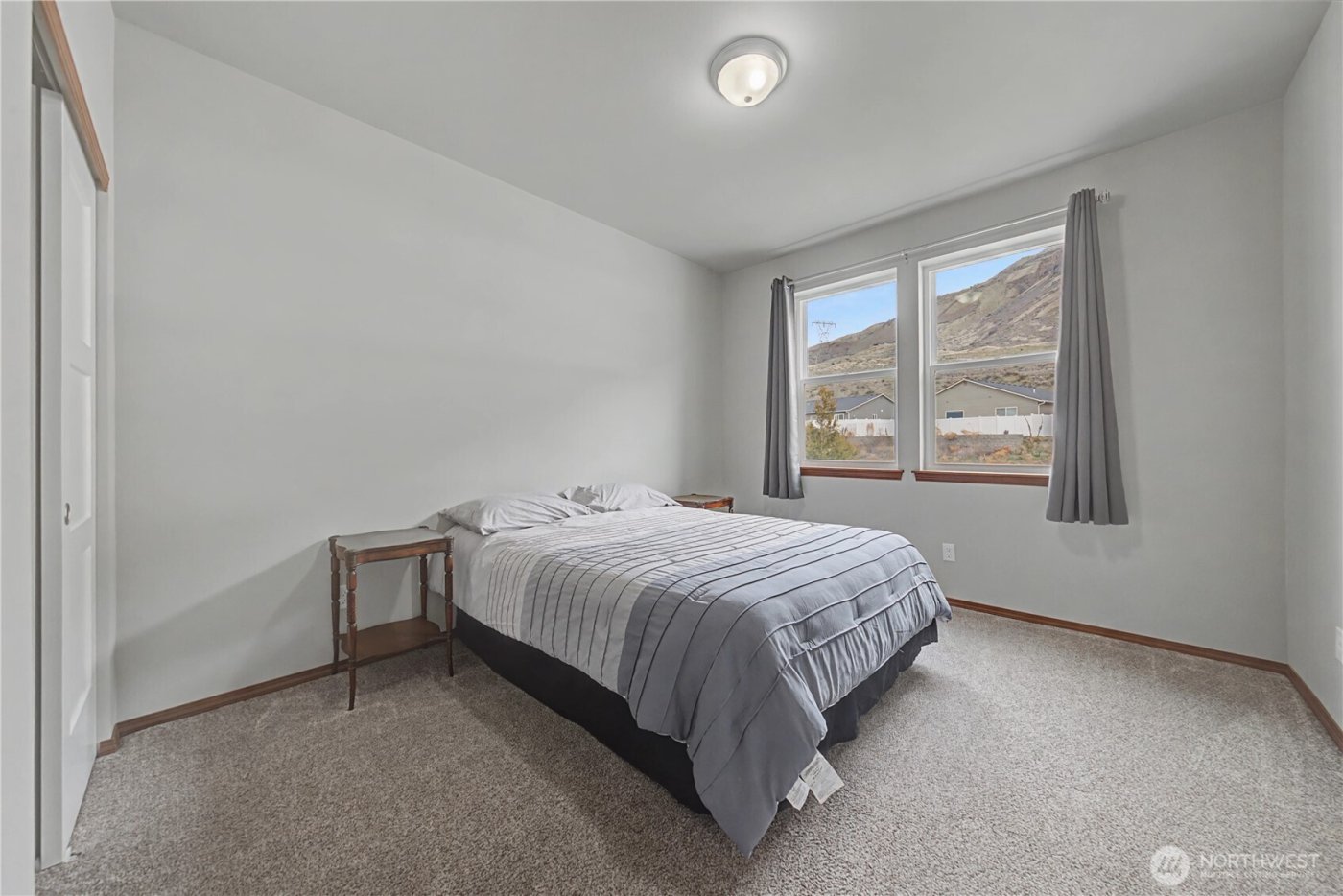 436 Hammond Lane , Rock Island, WA 98850