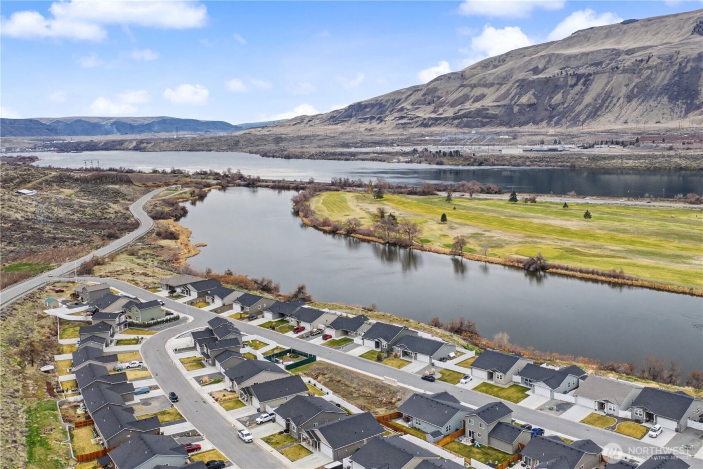 436 Hammond Lane , Rock Island, WA 98850