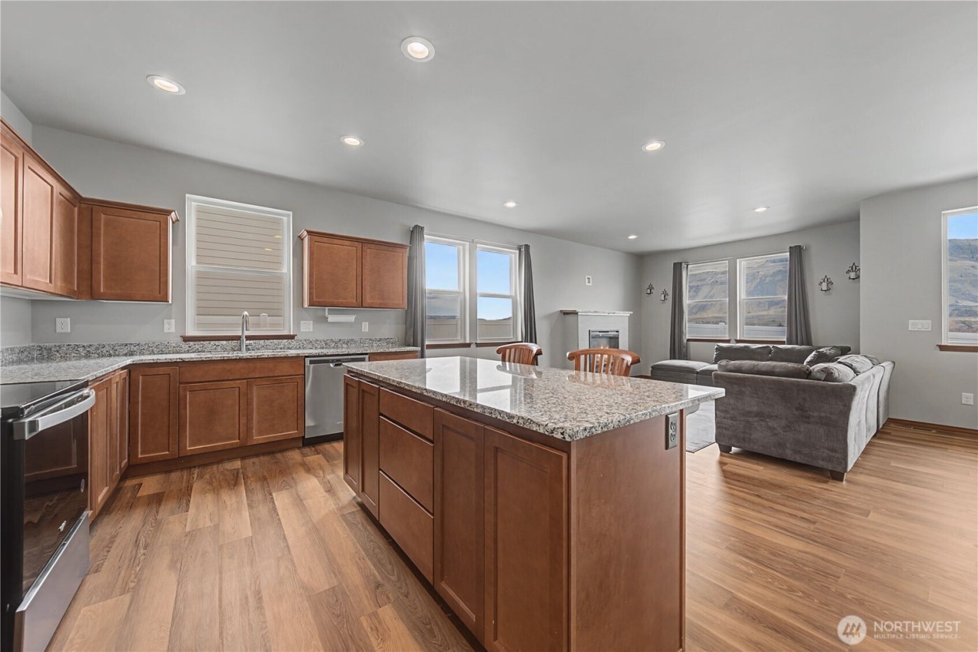 436 Hammond Lane , Rock Island, WA 98850