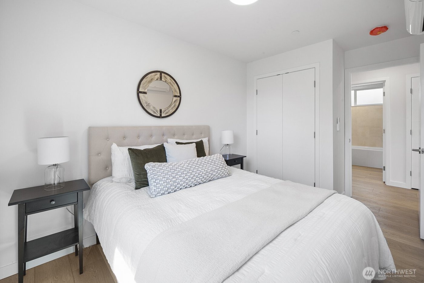 8831 B Wallingford Avenue N, Seattle, WA 98103