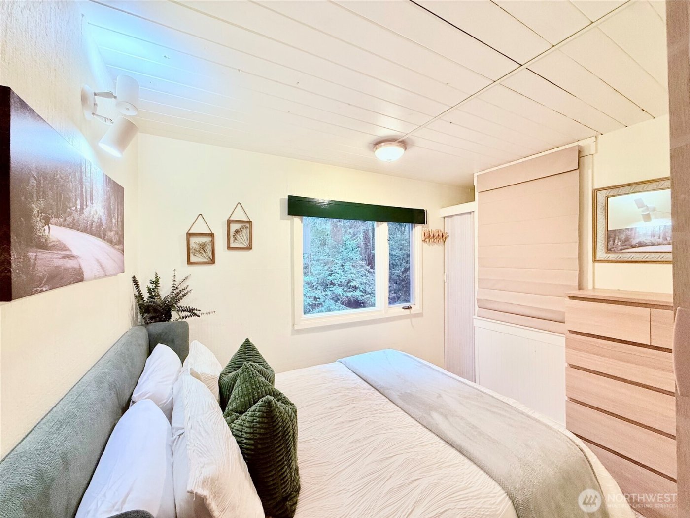 741 E Promontory Road , Shelton, WA 98584